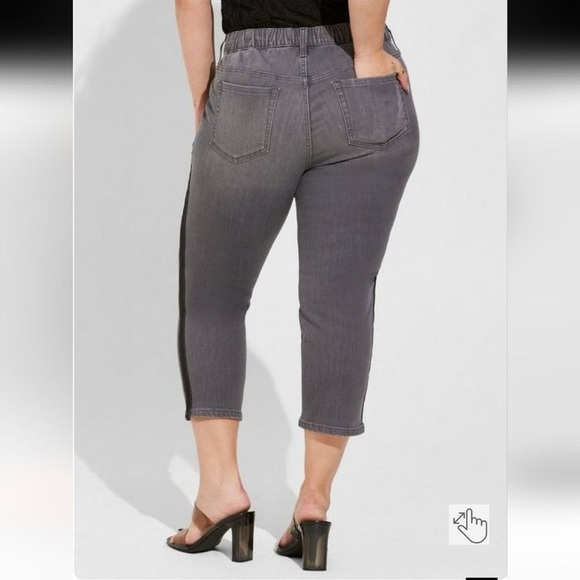 Torrid Grey Crop Boyfriend Straight Tuxedo Stripe Pants - New - Size 4 (26) - Picture 2 of 5